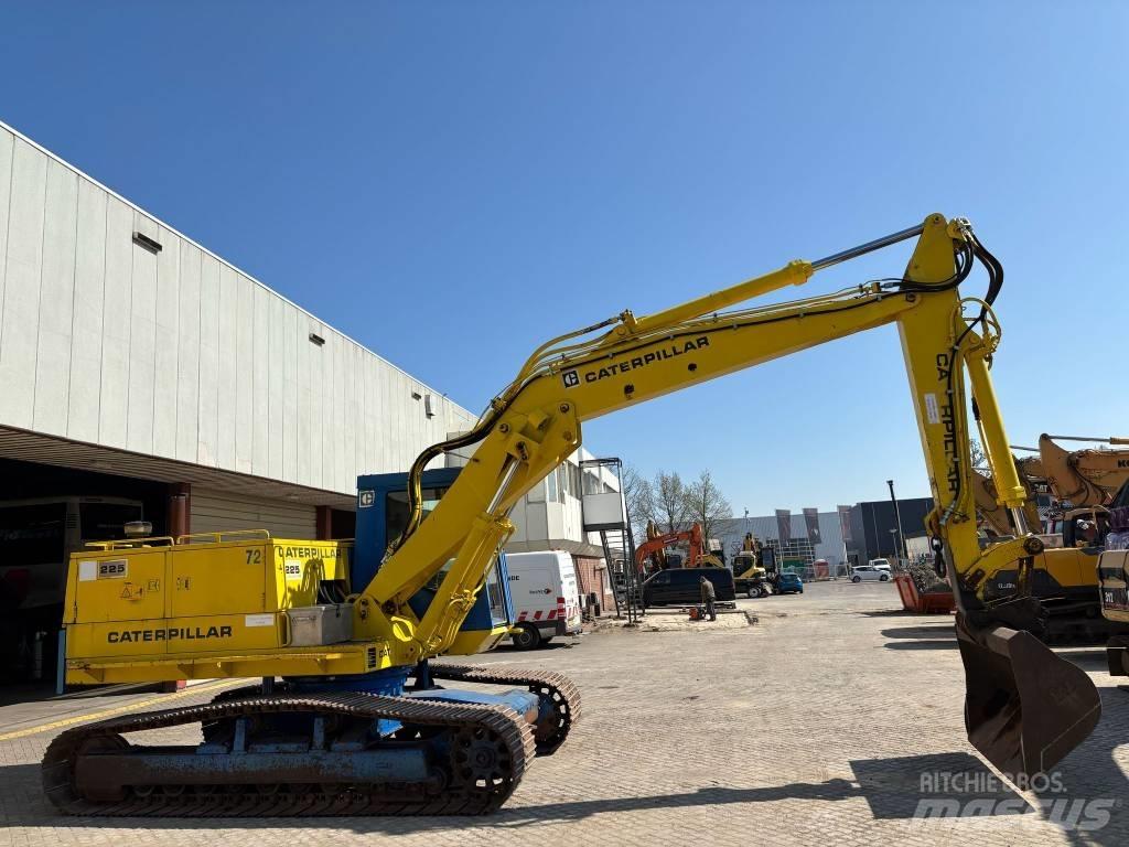 CAT 225 Kāpurķēžu ekskavatori