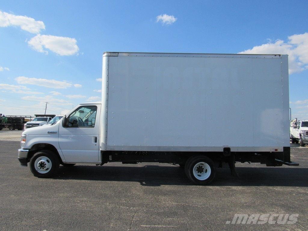 Ford E-450 Furgons