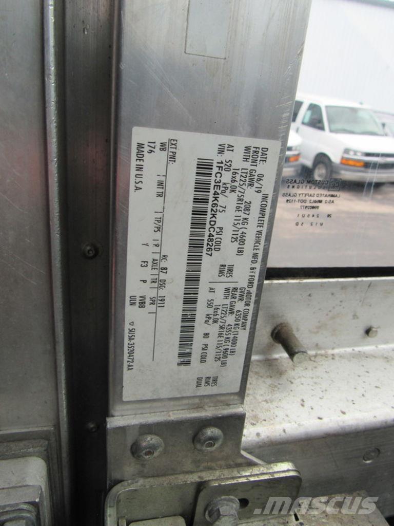Ford E-450 Furgons
