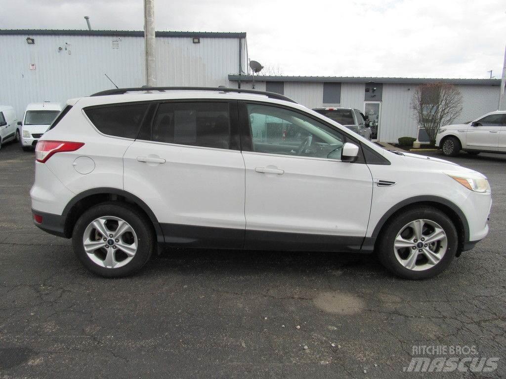 Ford Escape Automašīnas