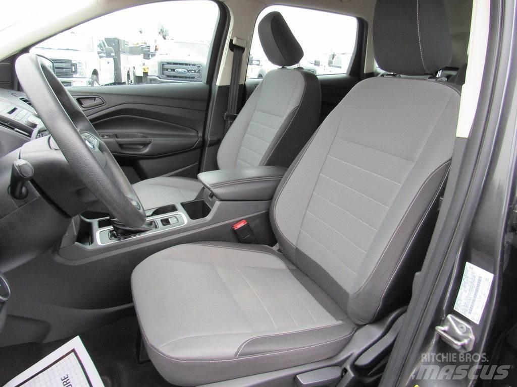 Ford Escape Automašīnas