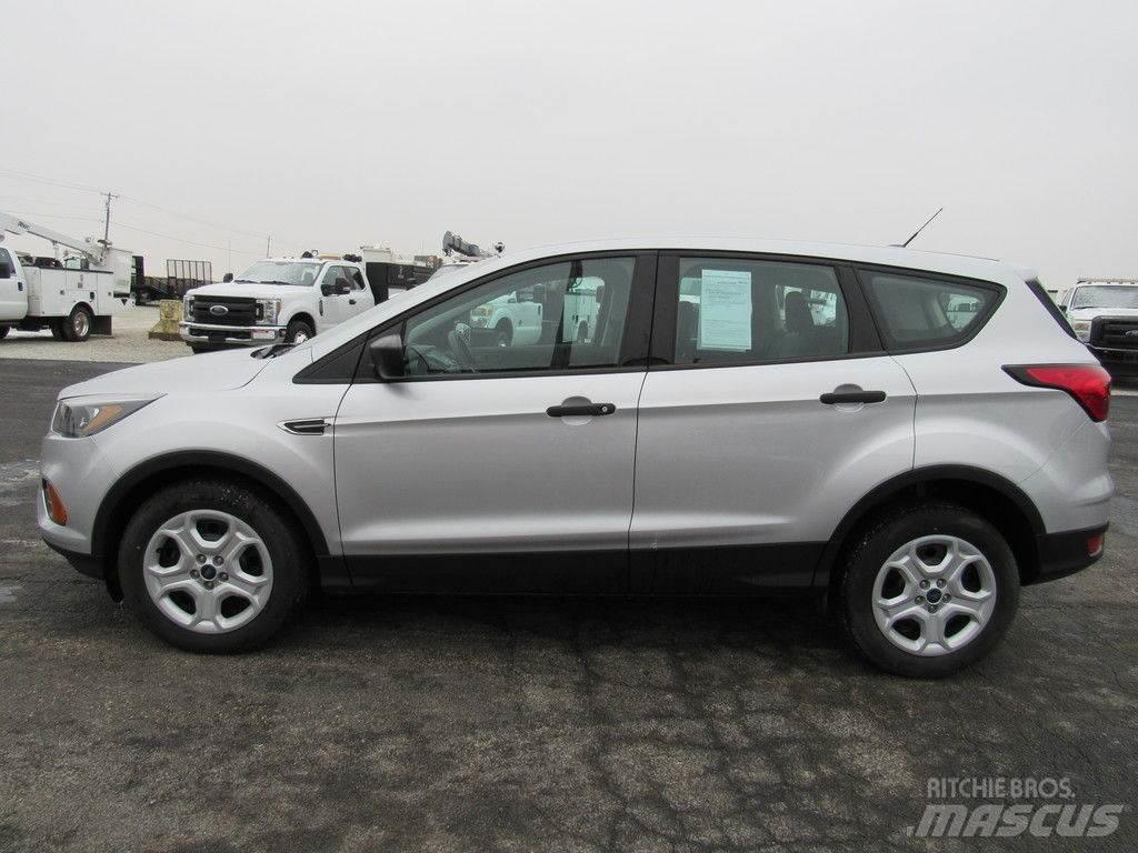 Ford Escape Automašīnas