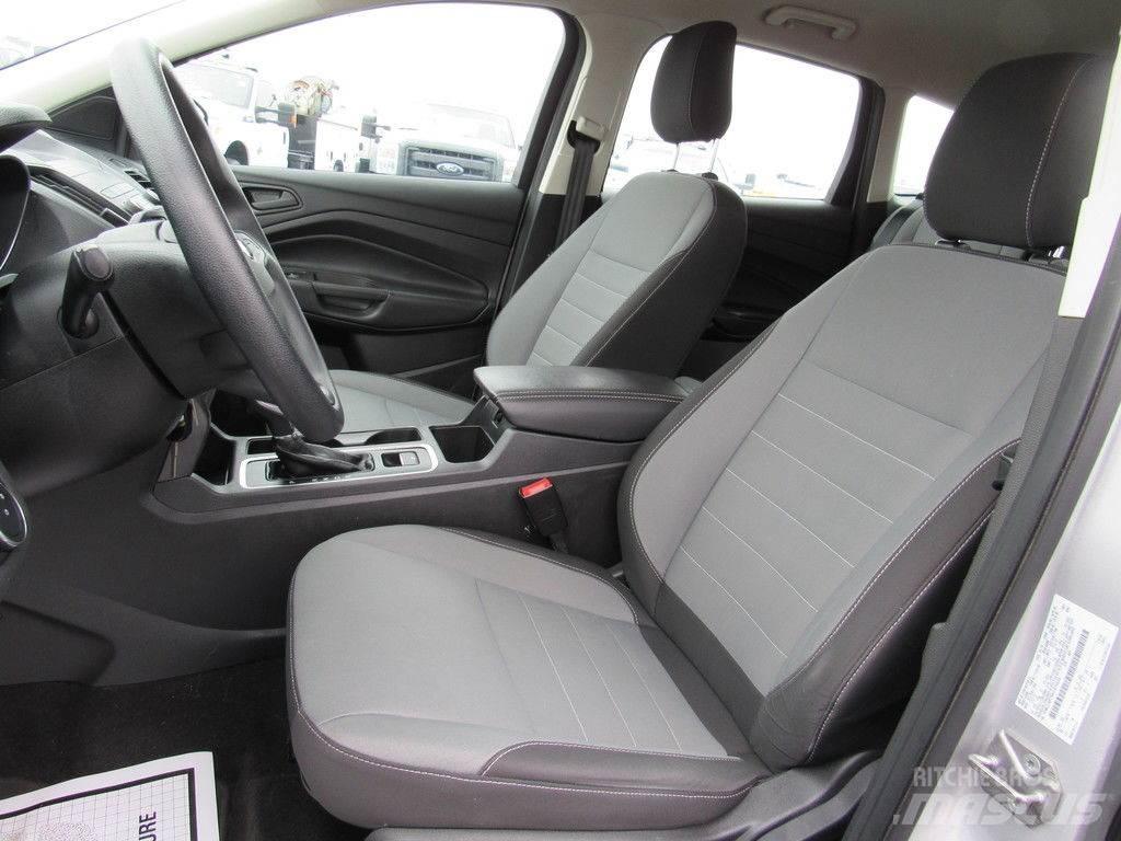 Ford Escape Automašīnas