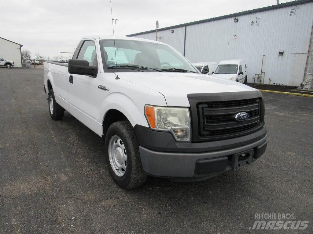 Ford F-150 Vieglais kravas automobilis/izkraušana no sāniem