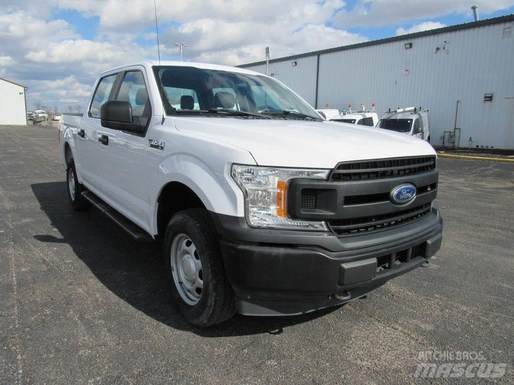 Ford F-150 Vieglais kravas automobilis/izkraušana no sāniem