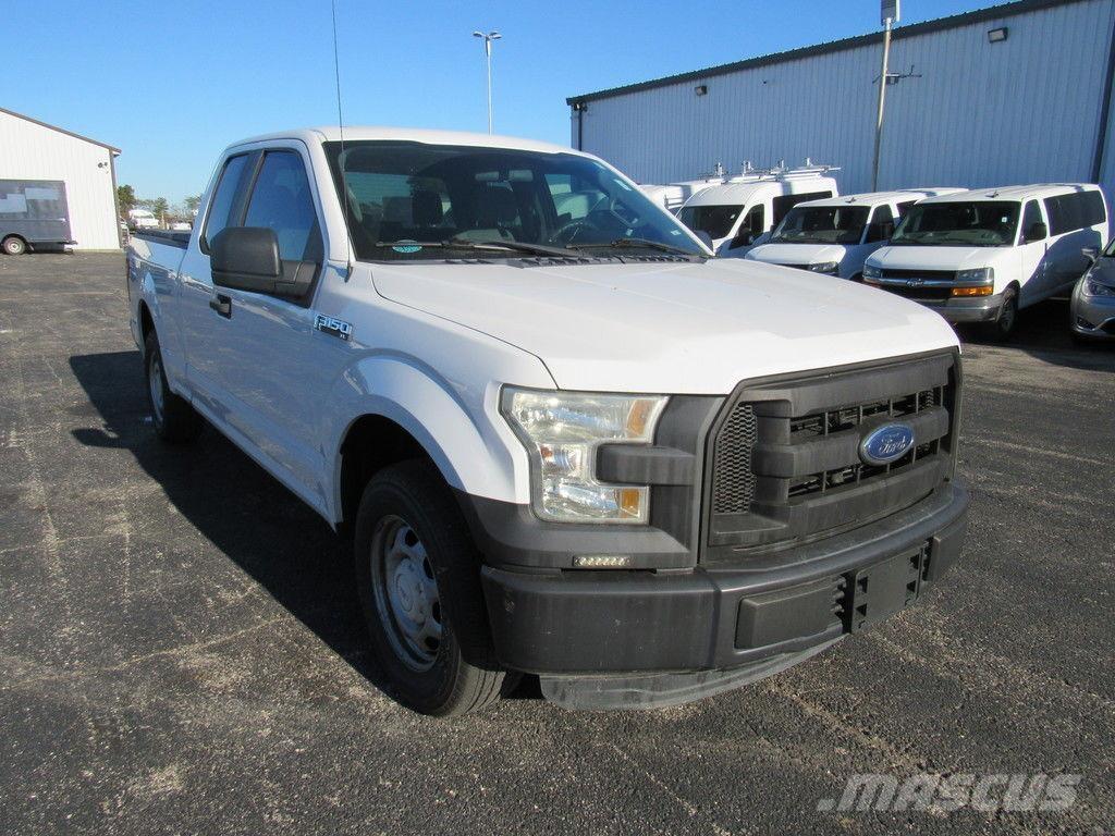 Ford F-150 Vieglais kravas automobilis/izkraušana no sāniem