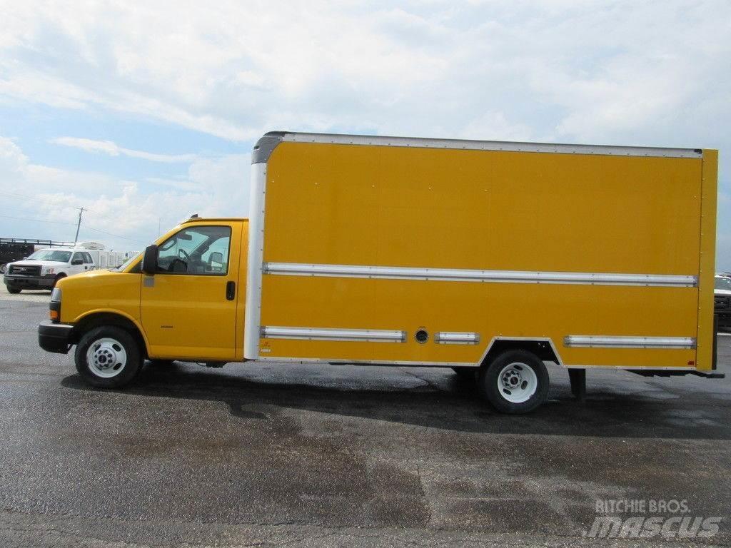 GMC Savana 3500 Furgons