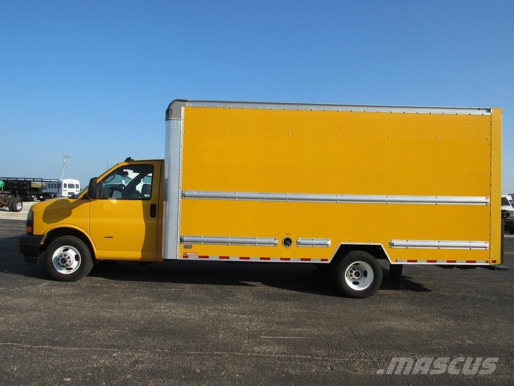 GMC Savana 3500 Furgons