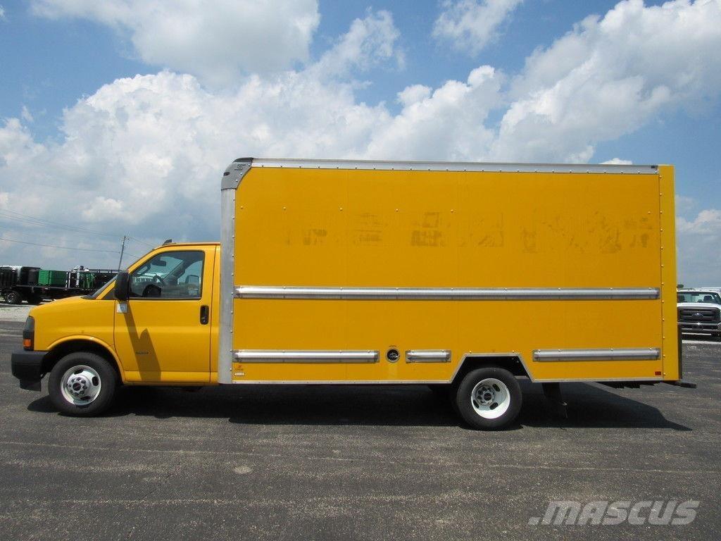 GMC Savana 3500 Furgons
