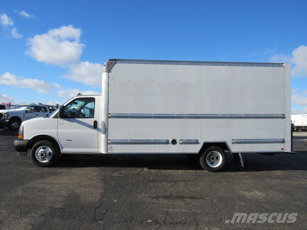 GMC Savana 3500 Furgons