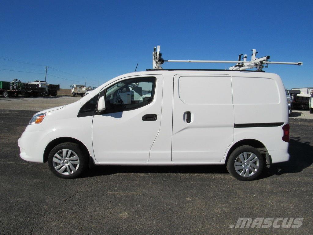 Nissan NV200 Preču pārvadāšanas furgoni