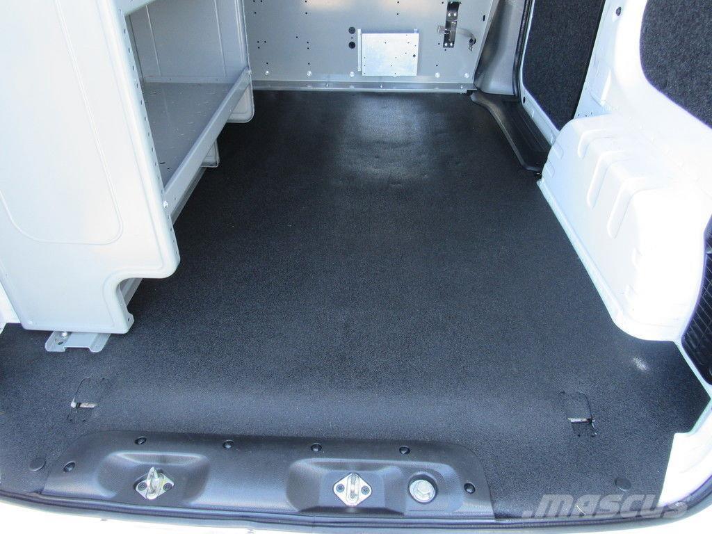 Nissan NV200 Preču pārvadāšanas furgoni