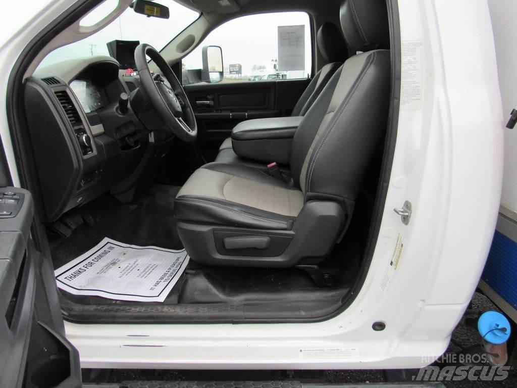 RAM 5500 Pacēlāji uz automašīnas bāzes