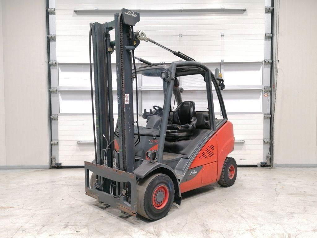 Linde H30D-02 Tehnika ar dīzeļa dzinēju