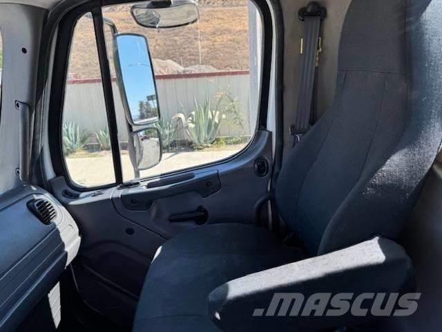 Freightliner M 112 Šasija ar kabīni
