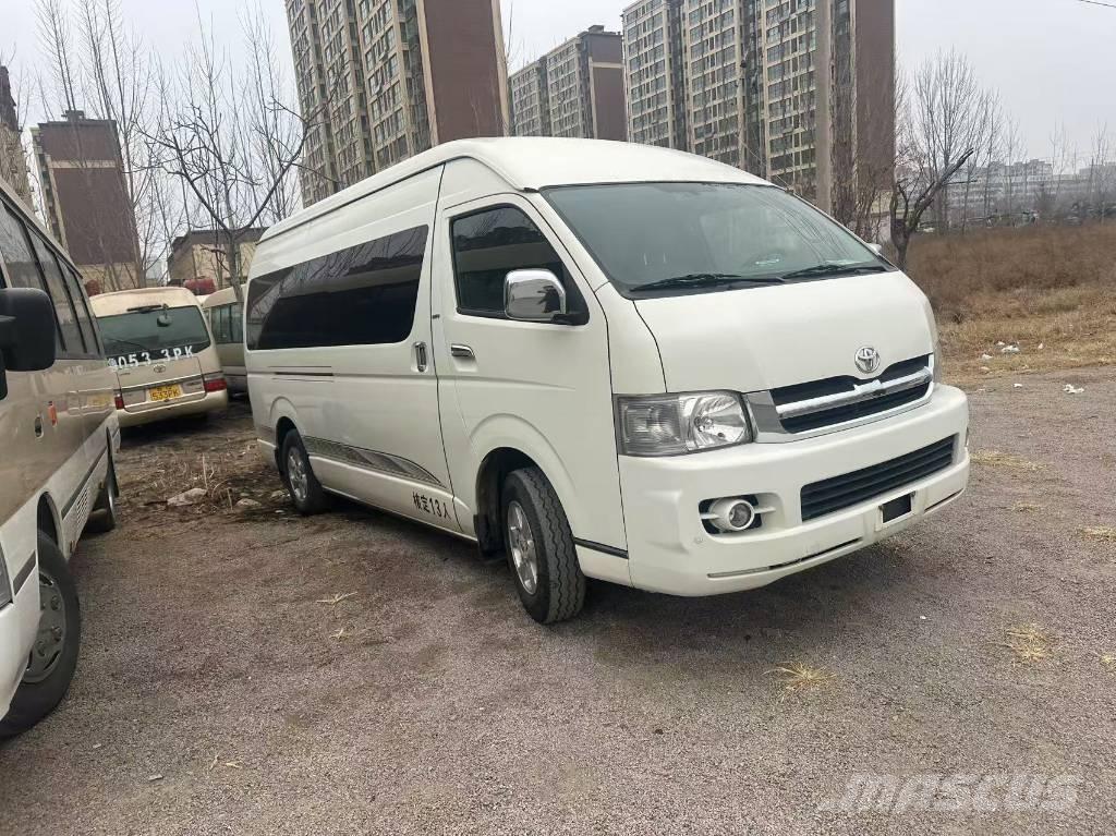 Toyota Hiace Starppilsētu autobusi