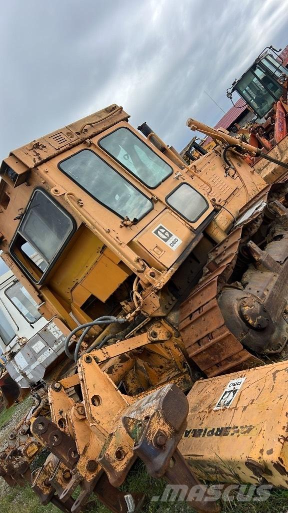 CAT D 6 D Šasija un piekare