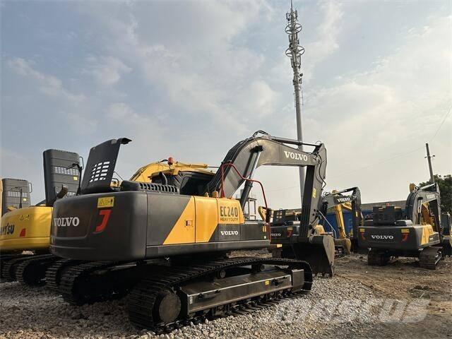 Volvo EC240 Kāpurķēžu ekskavatori