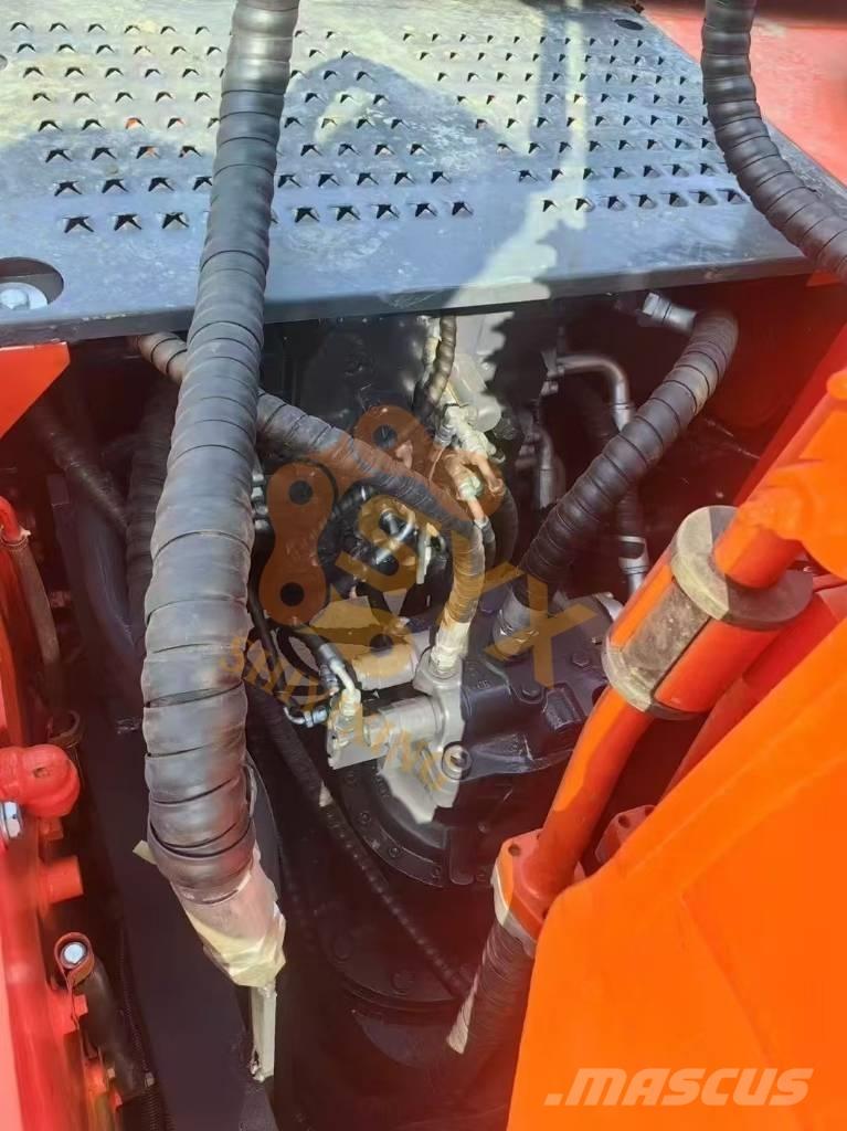Doosan DX 225 LC Ekskavatori tālās sniedzamības darbiem