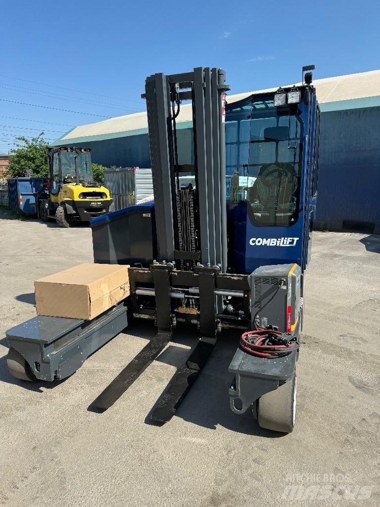 Combilift C4000ET Četru virzienu krāvēji