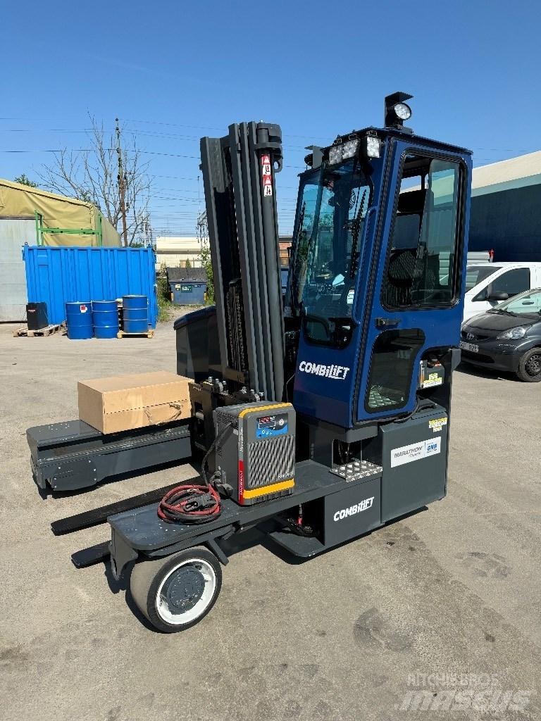 Combilift C4000ET Četru virzienu krāvēji