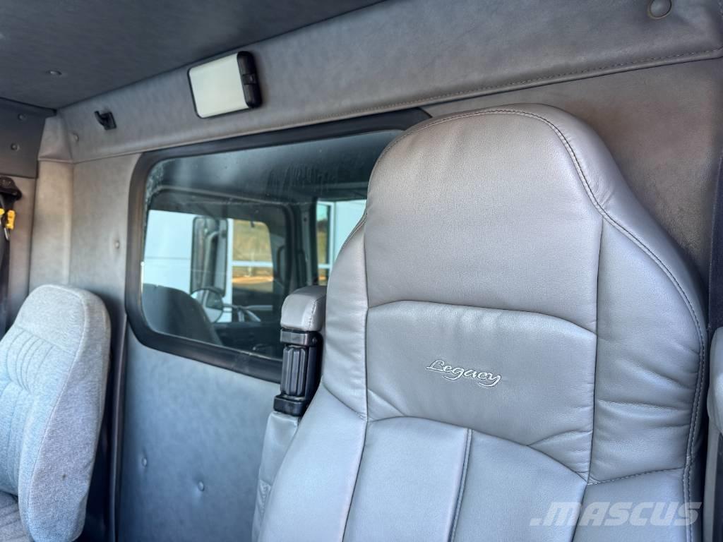 Western Star 4900 Pašizgāzējs