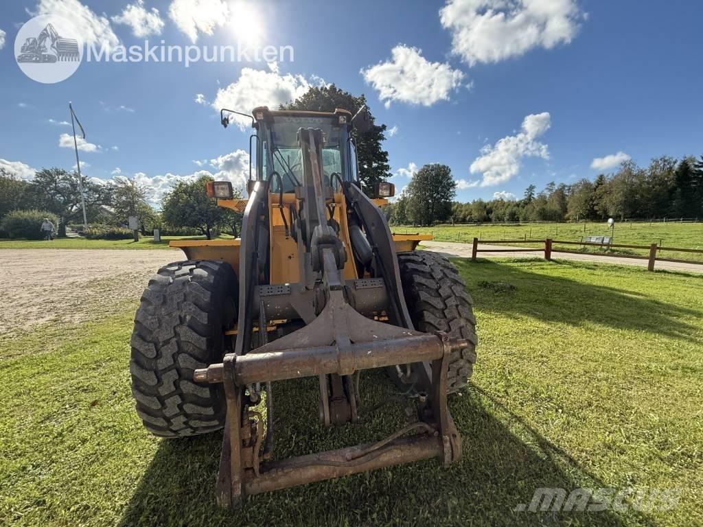Volvo L 40 B Iekrāvēji uz riteņiem