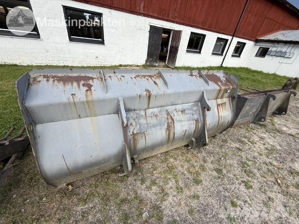 Volvo L 40 B Iekrāvēji uz riteņiem