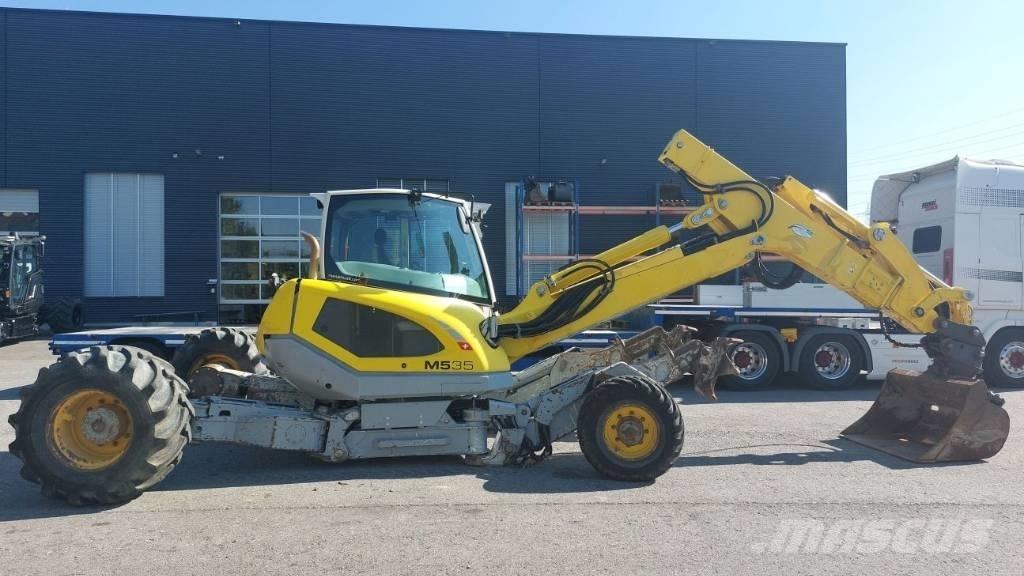Menzi Muck M535 Ekskavatori uz riteņiem