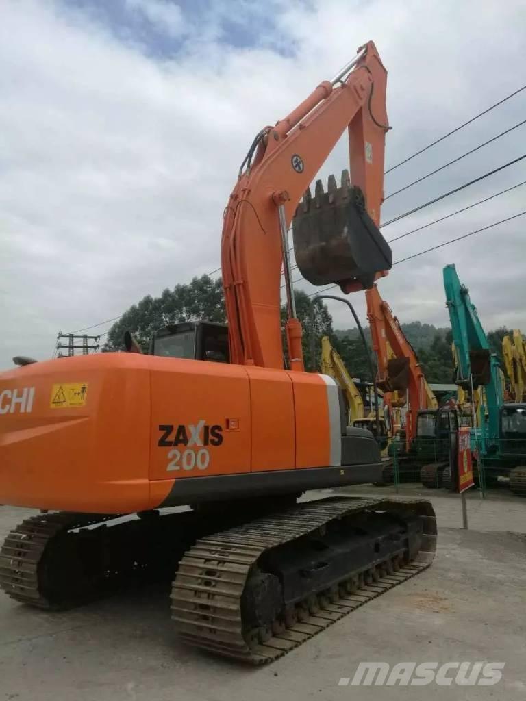 Hitachi zx200 Kāpurķēžu ekskavatori