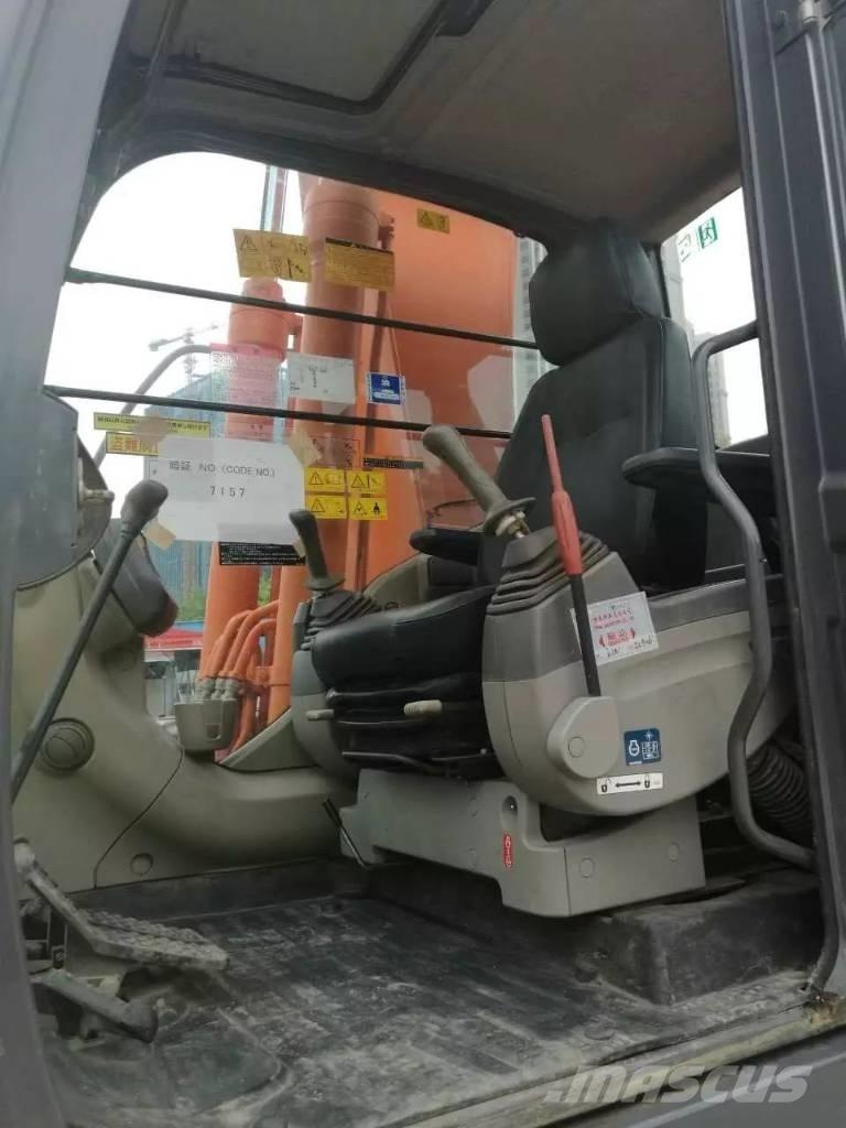 Hitachi zx200 Kāpurķēžu ekskavatori