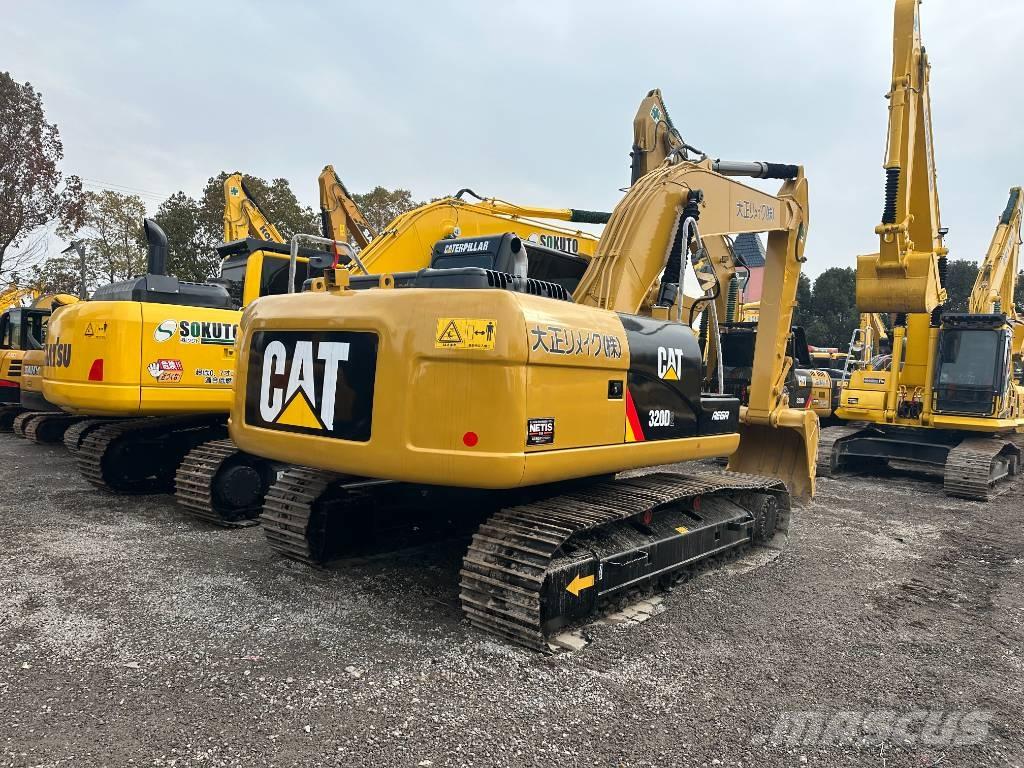 CAT 320 D2 Kāpurķēžu ekskavatori