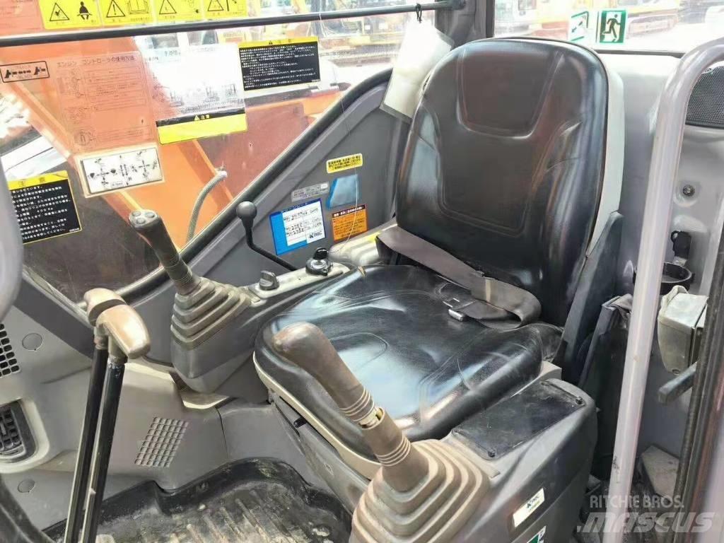 Hitachi ZX75 Kāpurķēžu ekskavatori