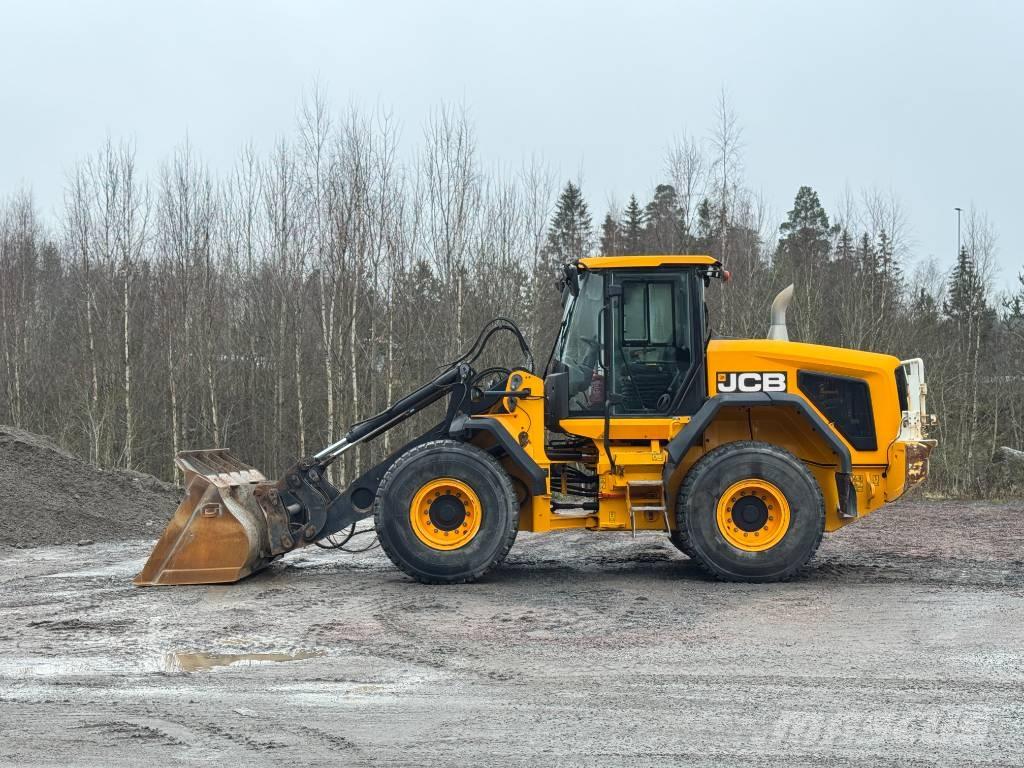 JCB 427 STAGE V Iekrāvēji uz riteņiem