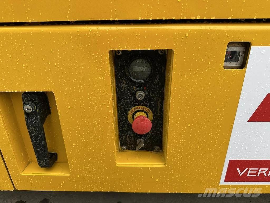 JCB S2032E Citi pacēlāji un platformas