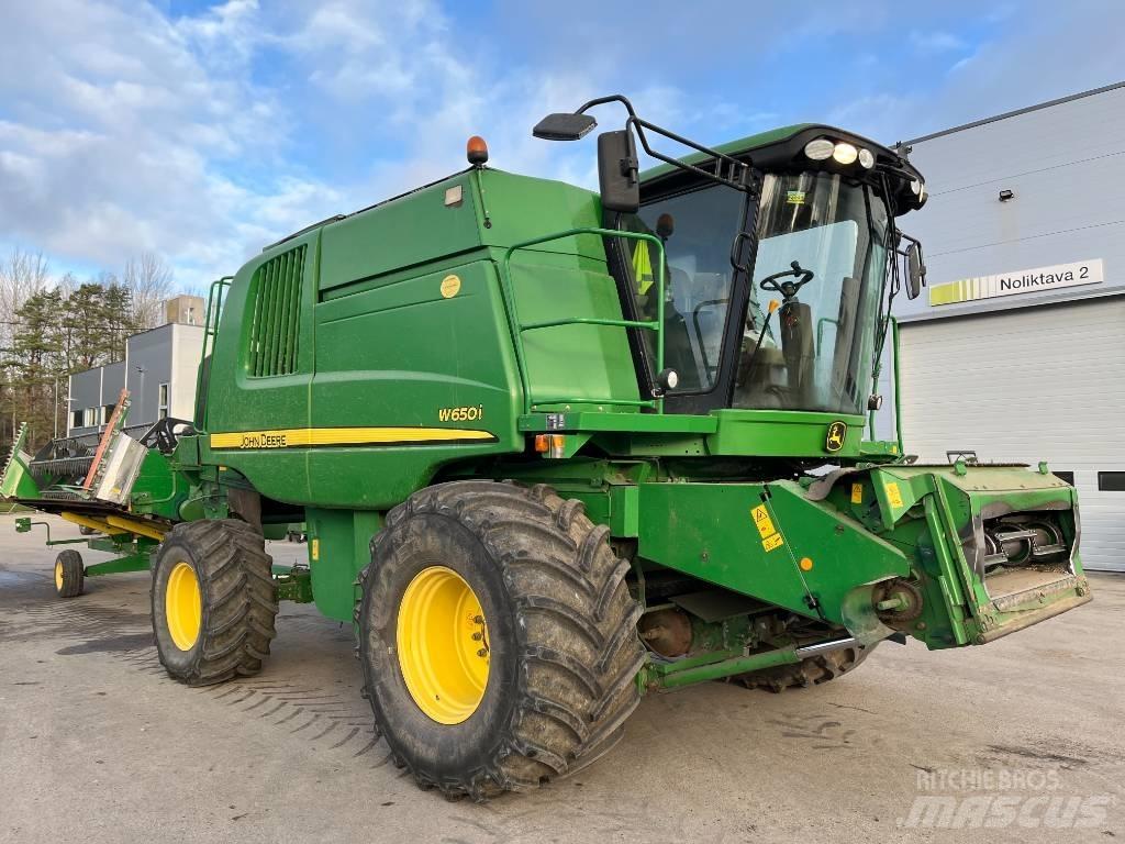 John Deere W 650 i Ražas novākšanas kombaini