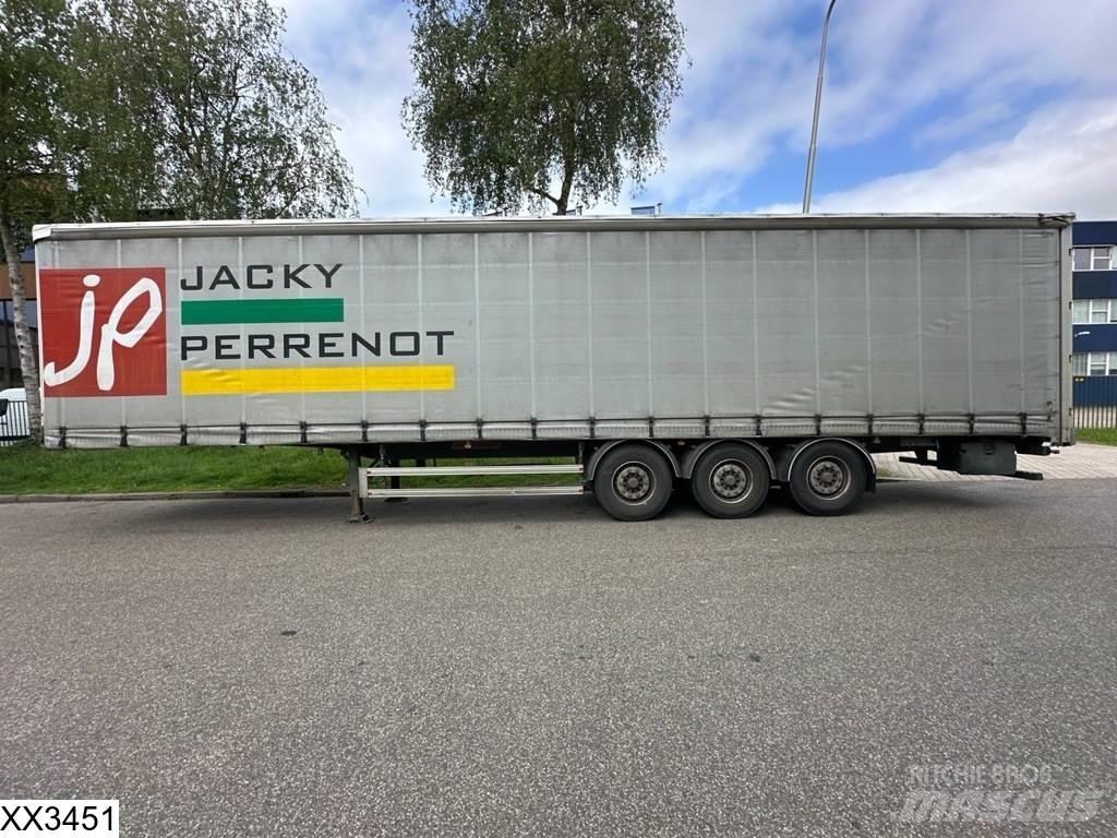 Fruehauf Tautliner Tents puspiekabes