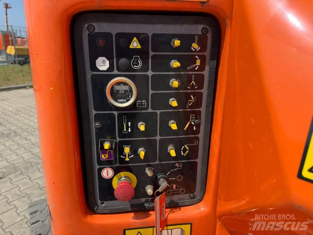 JLG E400AJPN Strēles pacēlāji