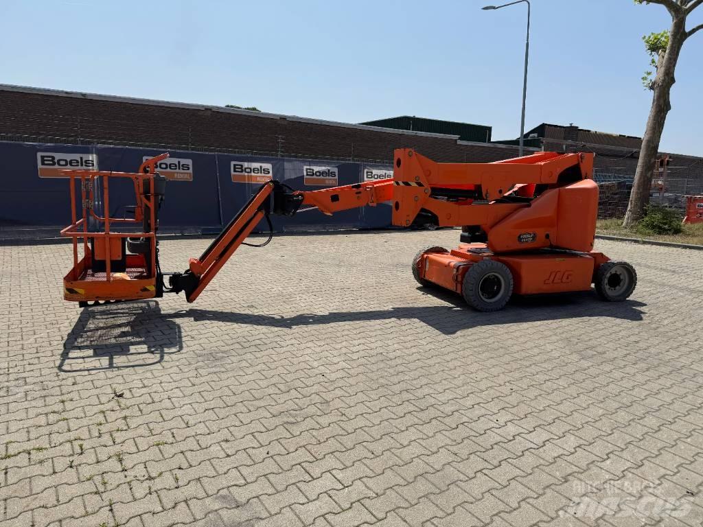 JLG E400AJPN Strēles pacēlāji
