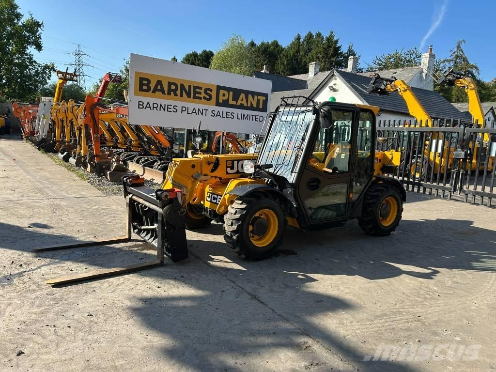 JCB 525-60 Teleskopiskie manipulatori