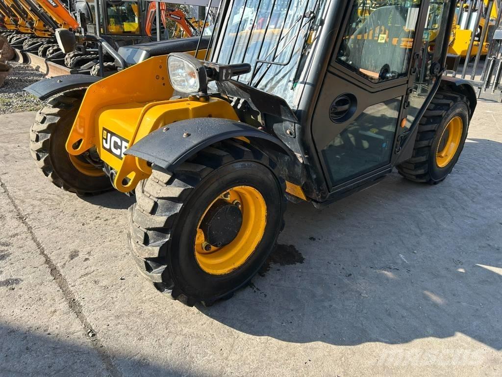 JCB 525-60 Teleskopiskie manipulatori