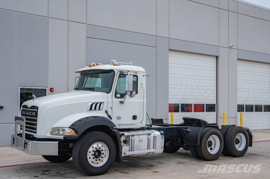 Mack Granite GU 813 Vilcēji