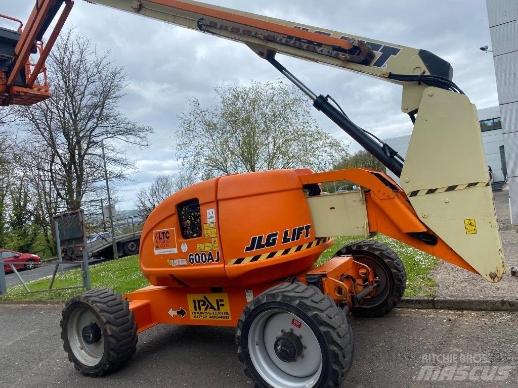 JLG 600 AJ Strēles pacēlāji