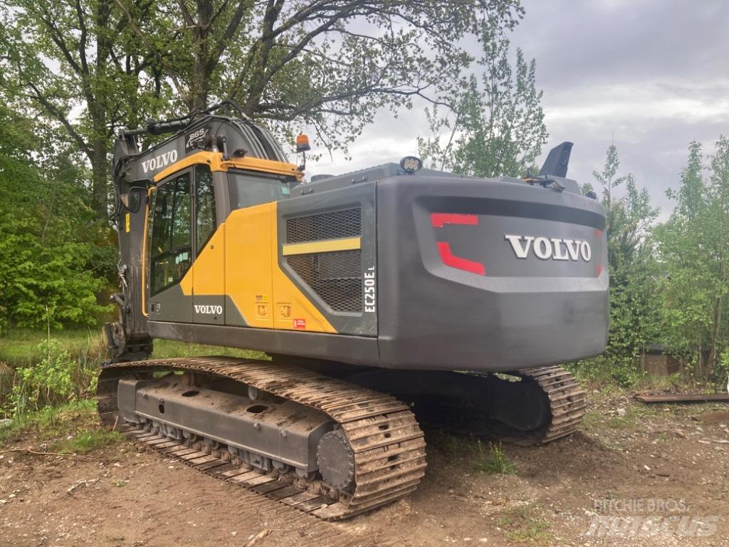 Volvo EC 250 EL Kāpurķēžu ekskavatori