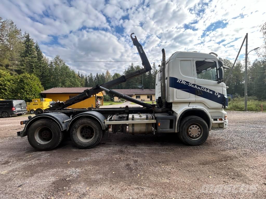 Scania R 500 Treileri ar āķi