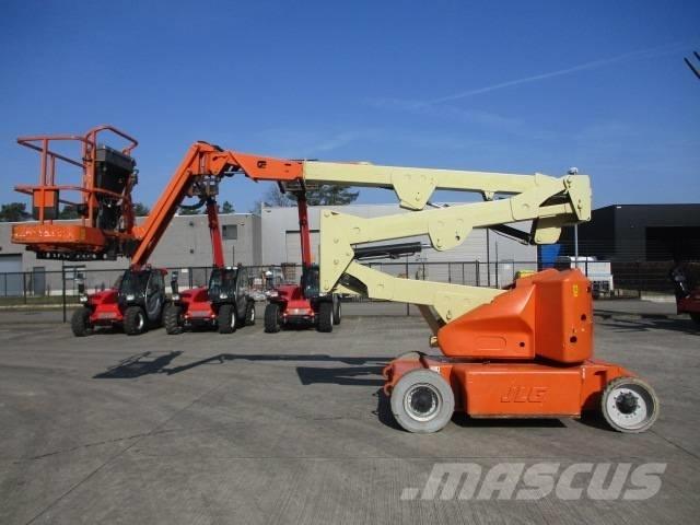 JLG E 400 AJPN (817) Kompakts pacēlājs ar rotējošu strēli