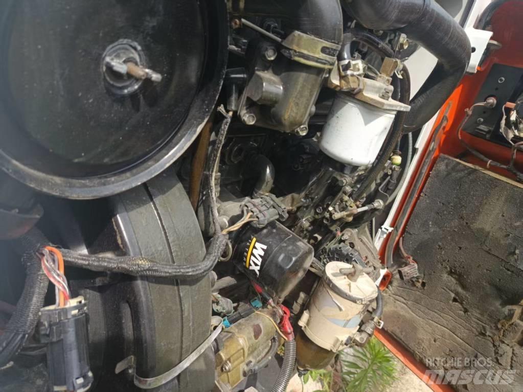 Bobcat S 220 Lietoti riteņu kompaktiekrāvēji