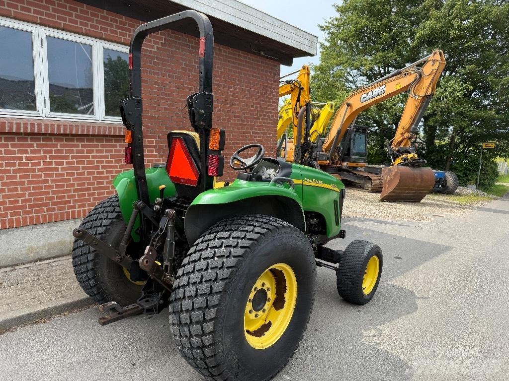 John Deere 4520 Kompaktie traktori