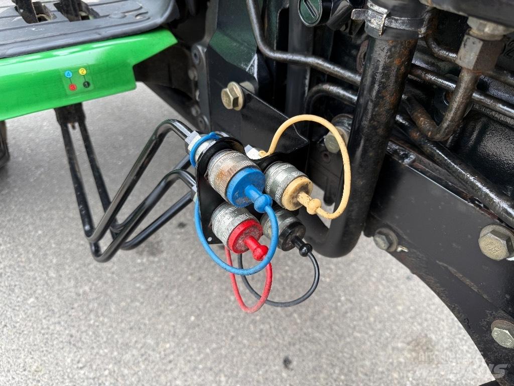 John Deere 4520 Kompaktie traktori