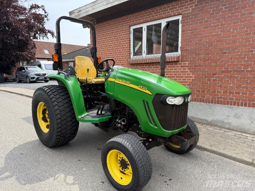 John Deere 4520 Kompaktie traktori